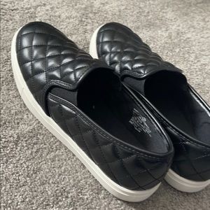 Size 6 black quilted sneaker